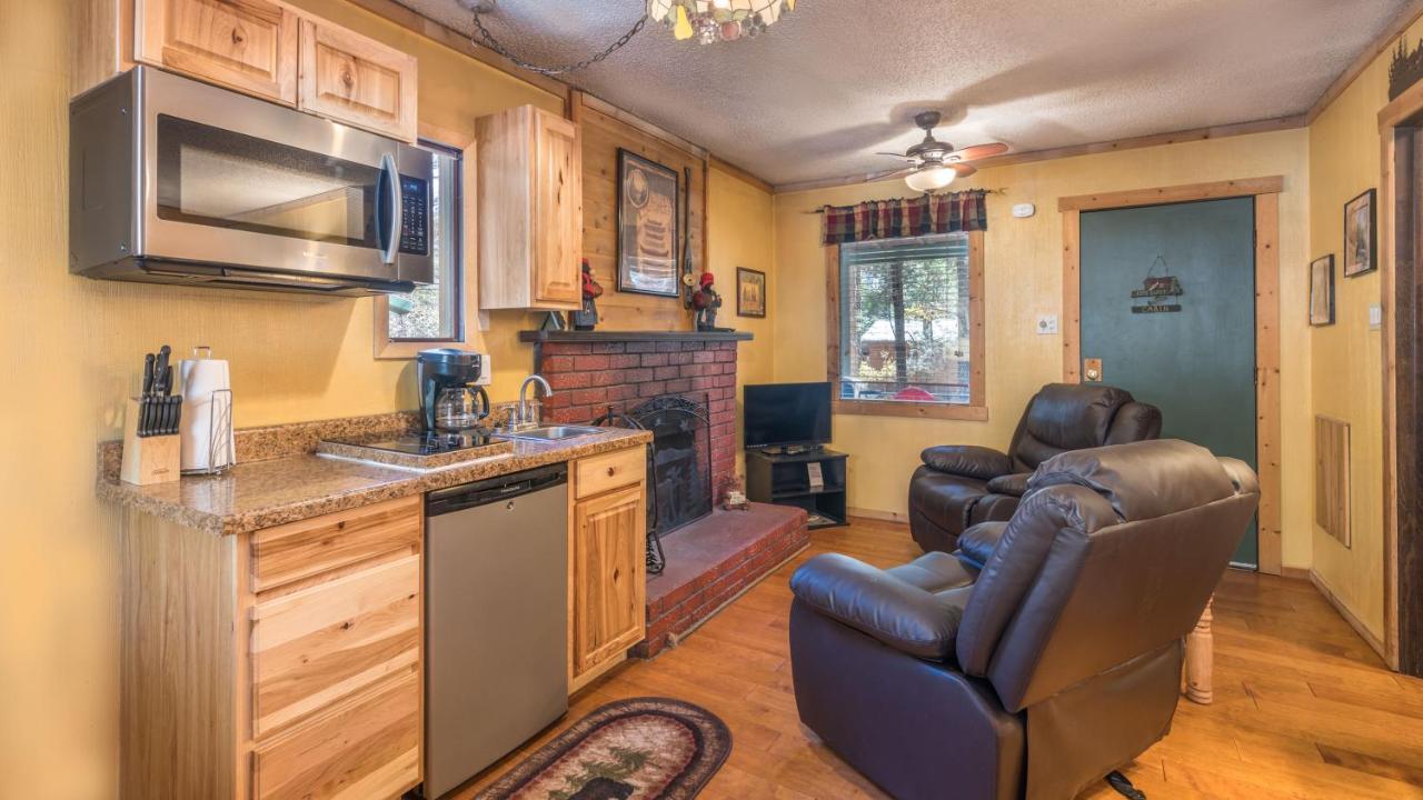 Whispering Pine Cabins Руидозо Экстерьер фото