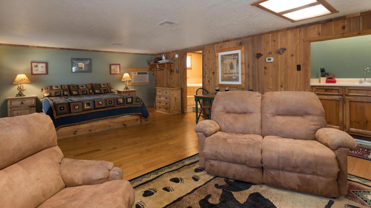 Whispering Pine Cabins Руидозо Экстерьер фото