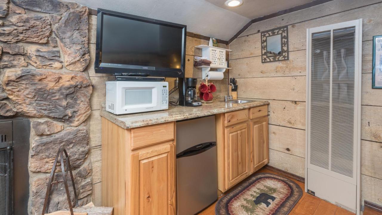 Whispering Pine Cabins Руидозо Экстерьер фото