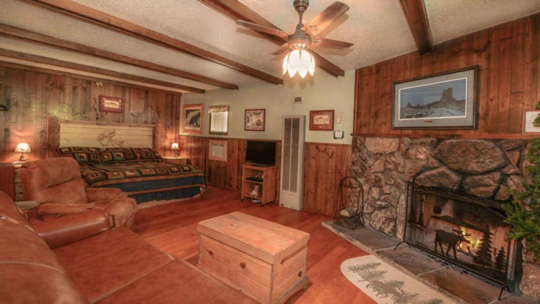Whispering Pine Cabins Руидозо Экстерьер фото